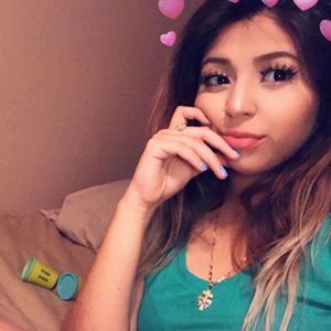 Meet your Posher, Esmeralda